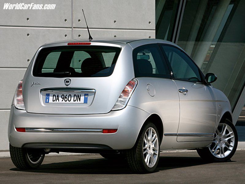 Lancia Ypsilon loaded_290.jpg